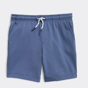 Boys Vineyard Vines Performance shorts, size 7, excellent condition!